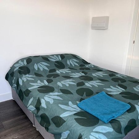 The Serviced Accommodations Харлоу Экстерьер фото