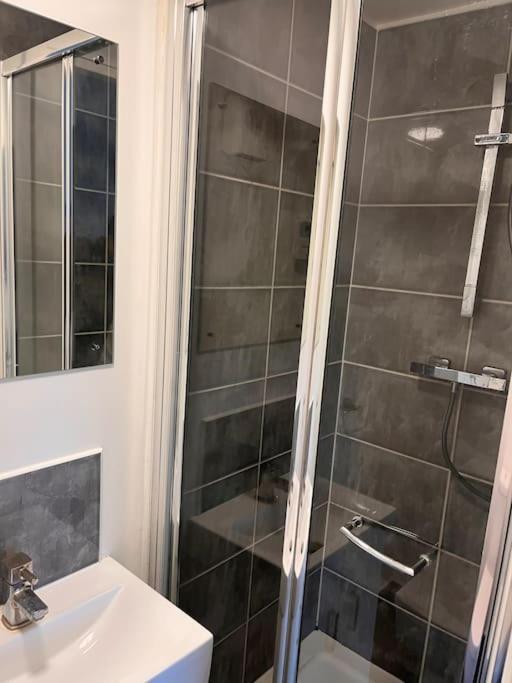 The Serviced Accommodations Харлоу Экстерьер фото