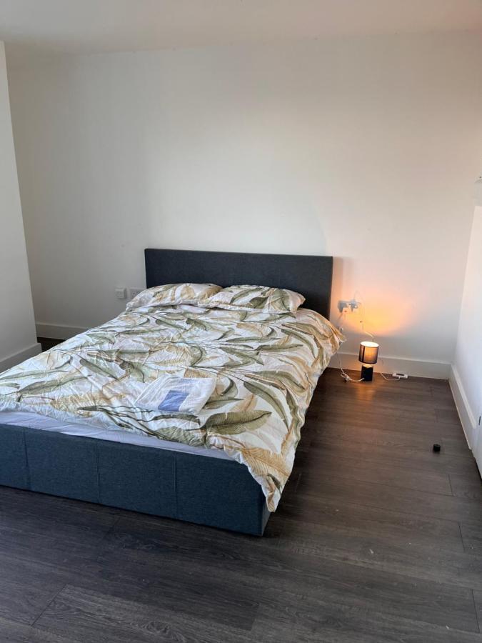 The Serviced Accommodations Харлоу Экстерьер фото