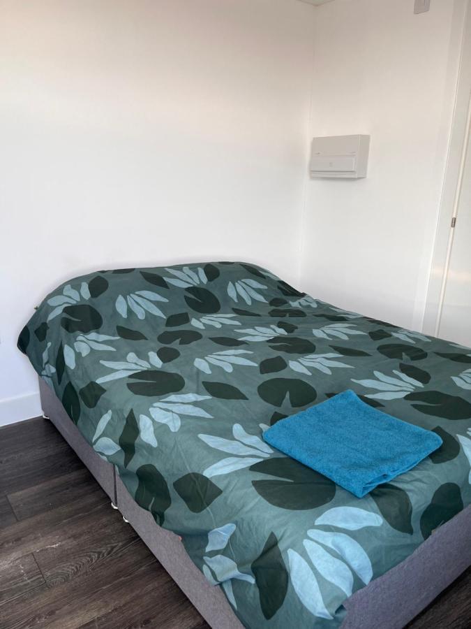The Serviced Accommodations Харлоу Экстерьер фото