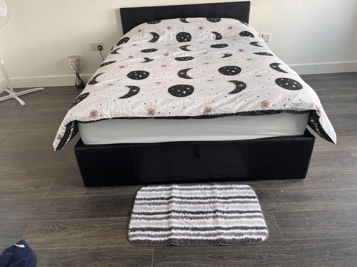 The Serviced Accommodations Харлоу Экстерьер фото